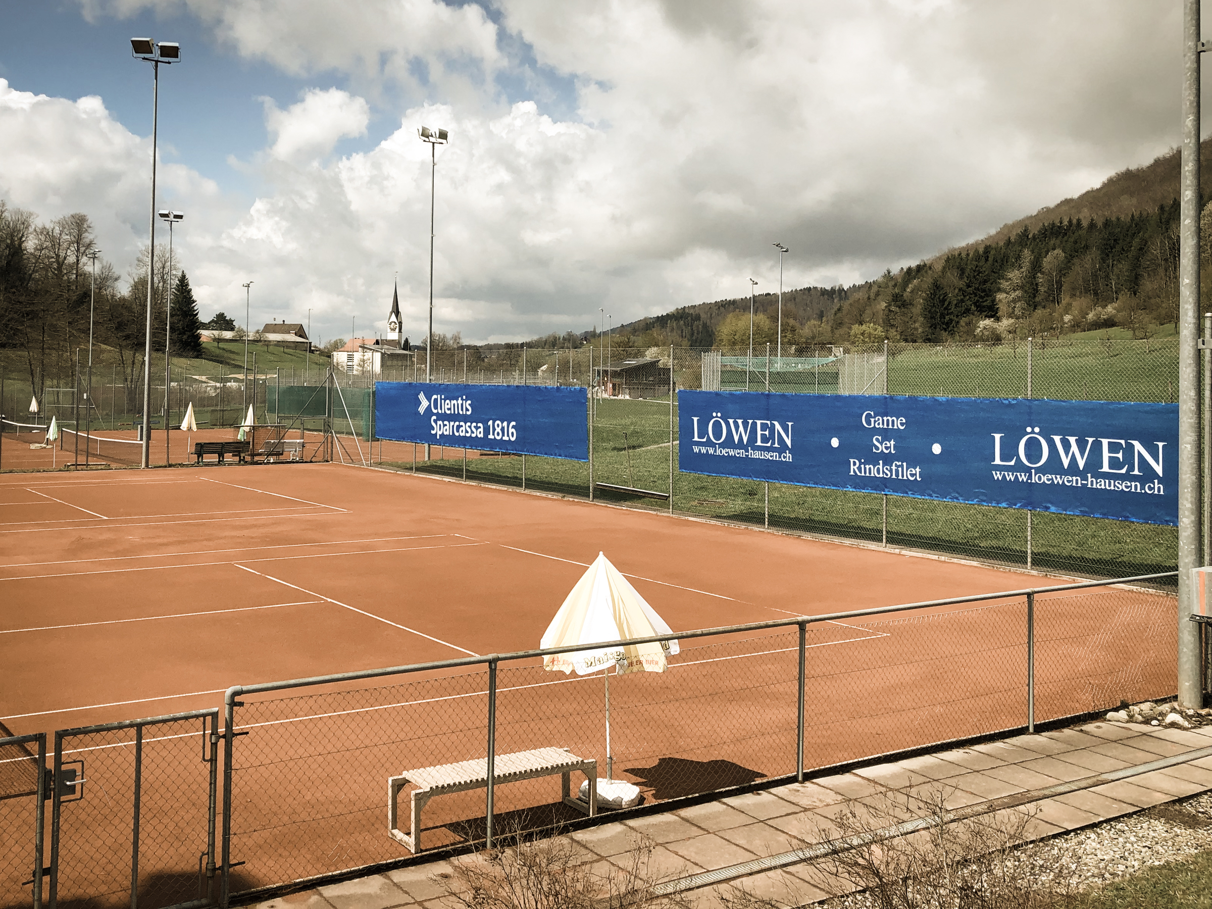 Read more about the article Tennisplätze ab 18. April 12.00 Uhr geöffnet