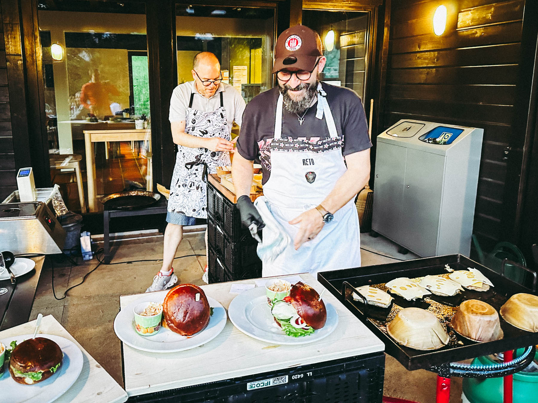 Mehr über den Artikel erfahren Clubmeister-Beizli – Hamburger Abend 20.08.2025